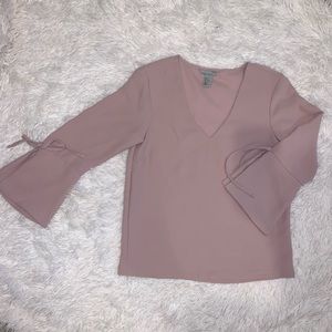 H&M V-neckline top, NWOT